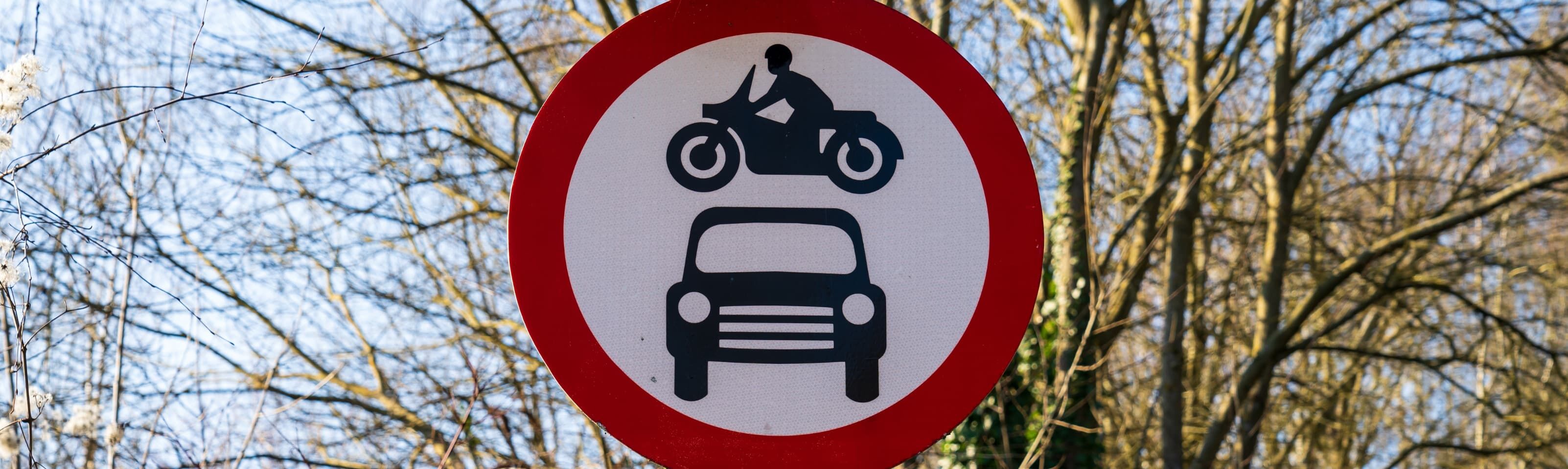 4 uncommon road signs you may not know (but need to)